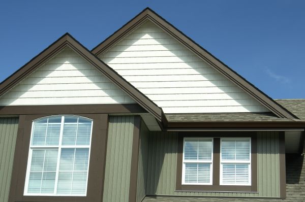 Cost of Vertical Vinyl Siding Repair in Arlington Heights