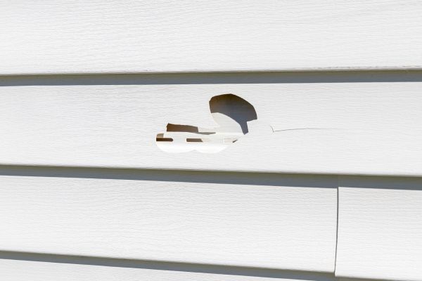 Cost of White Vinyl Siding Repair in Arlington Heights
